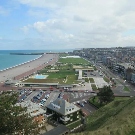 Chambres D'hotes Atypik לינה וארוחת בוקר 3*