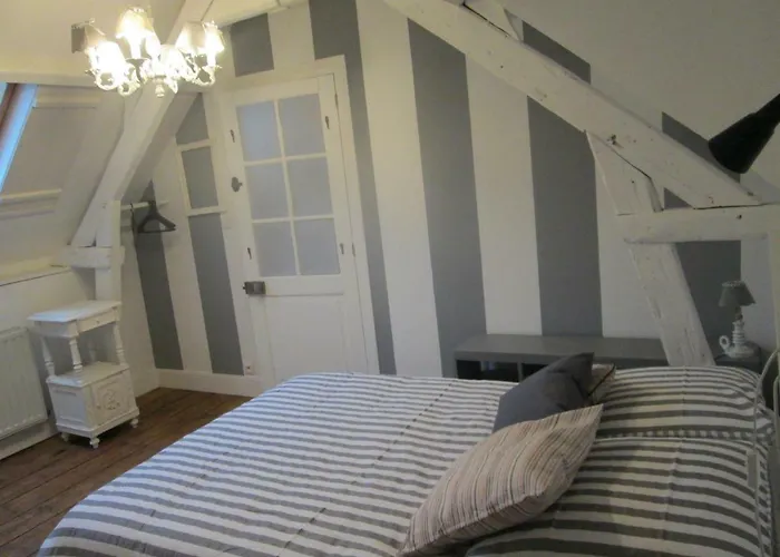 Chambres D'hotes Atypik לינה וארוחת בוקר 3*